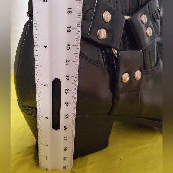 Chancellors Black Leather Men\'s Boots main image 5